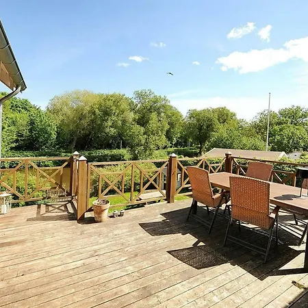 Cosy Riverside Homestay Odense